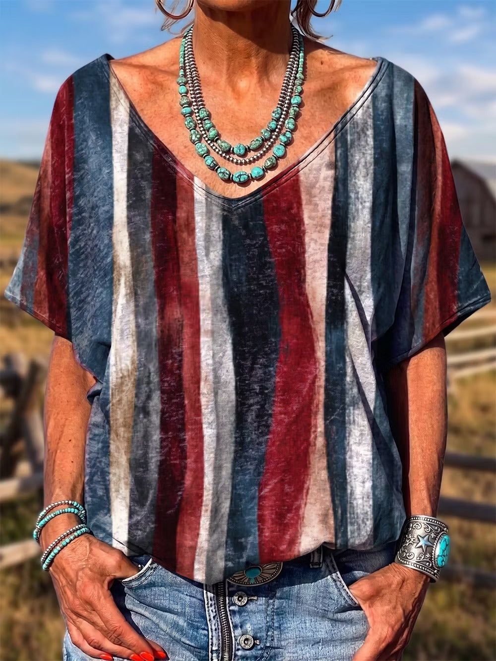 Women's Vintage Atr Print V-neck T-shirt